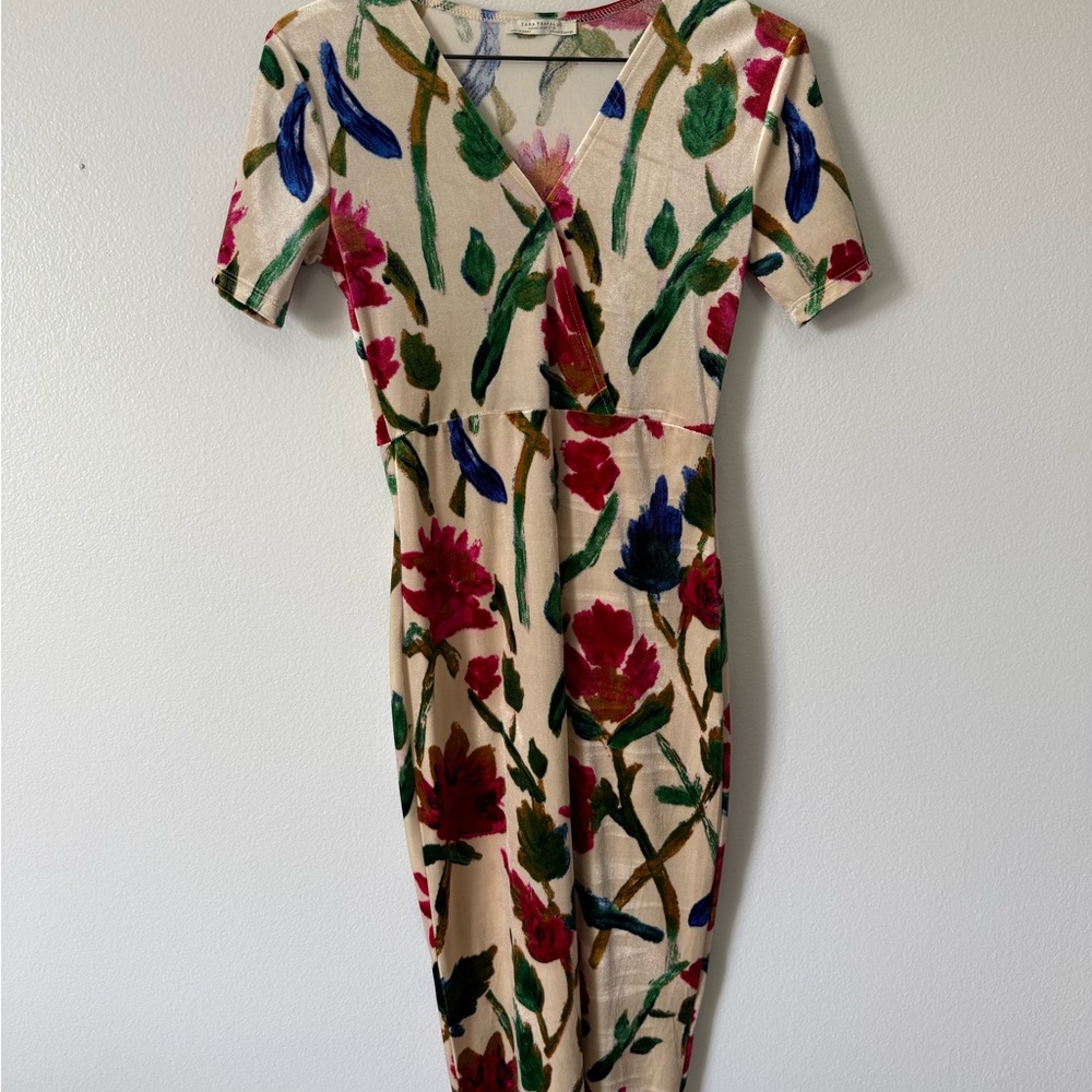 Zara Red and Green V-Neck Sheath Midi Dress